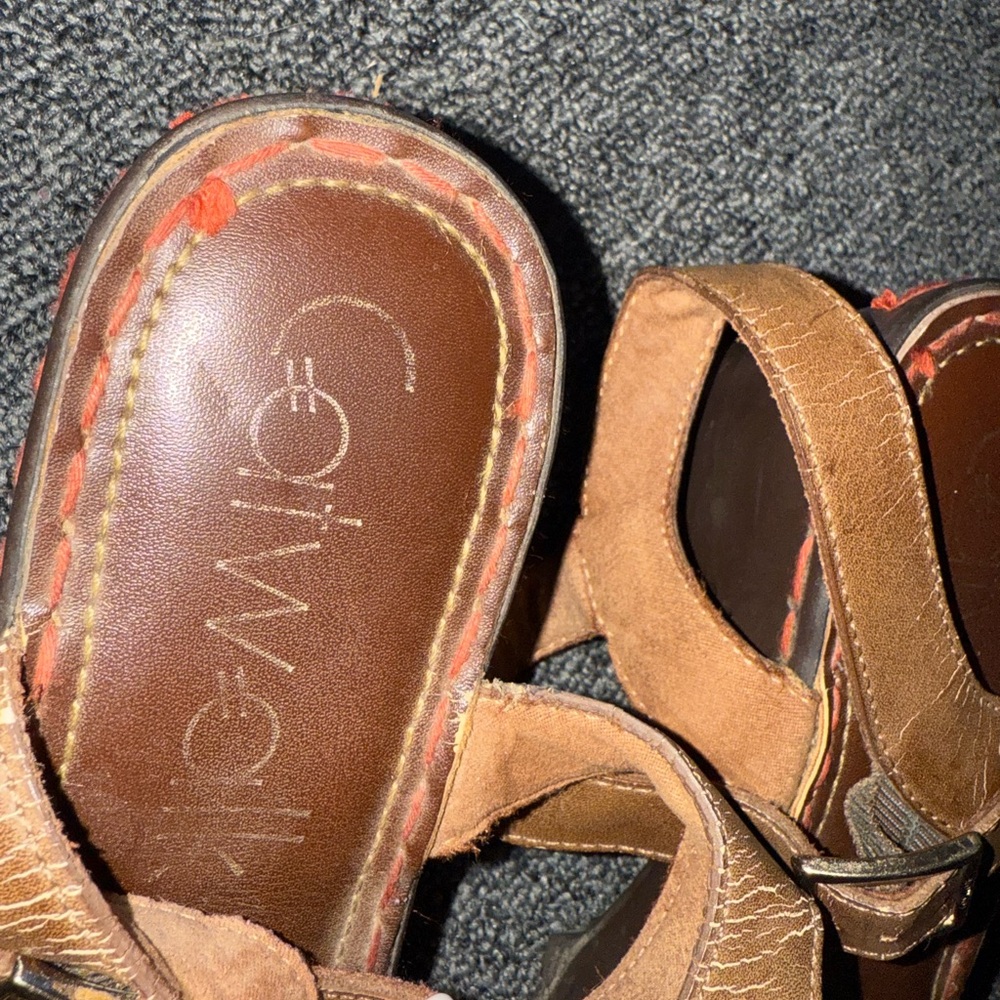 Catwalk Brown Leather Women's Sandals - Picture 2 of 4